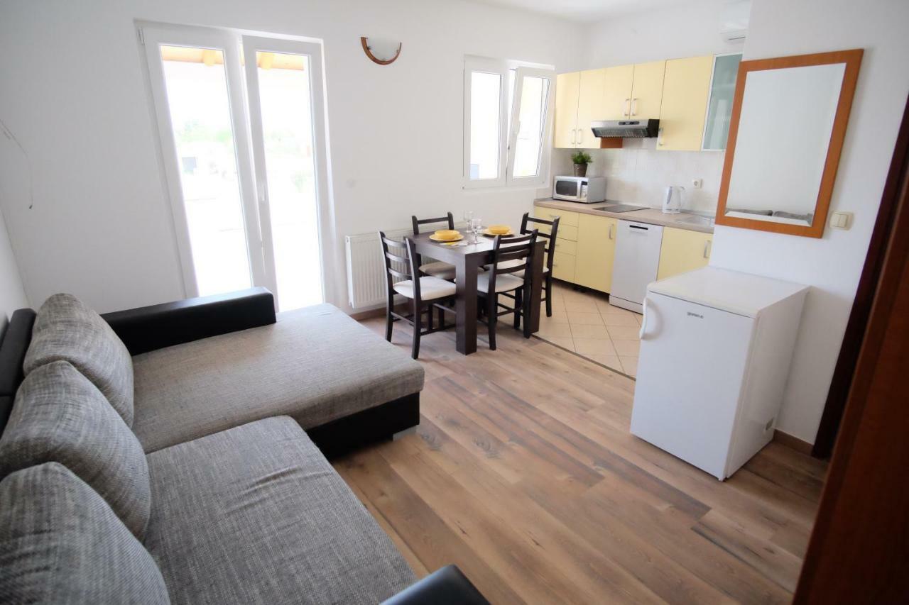 Apartmani Svemir Драге Екстер'єр фото